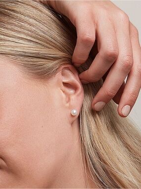 NWT 6mm Minimalist Classic White Faux Pearl Stud Post Earrings Wedding Bridal